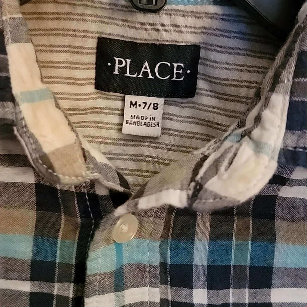 Children's Place boys, plaid, buttondown, long sleeved shirt. Size M 7/8.